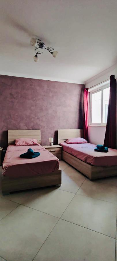 Mela Apartment 1 เซนต์พอลส์เบย์ ภายนอก รูปภาพ
