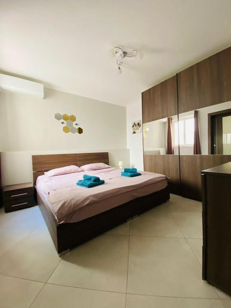 Mela Apartment 1 เซนต์พอลส์เบย์ ภายนอก รูปภาพ