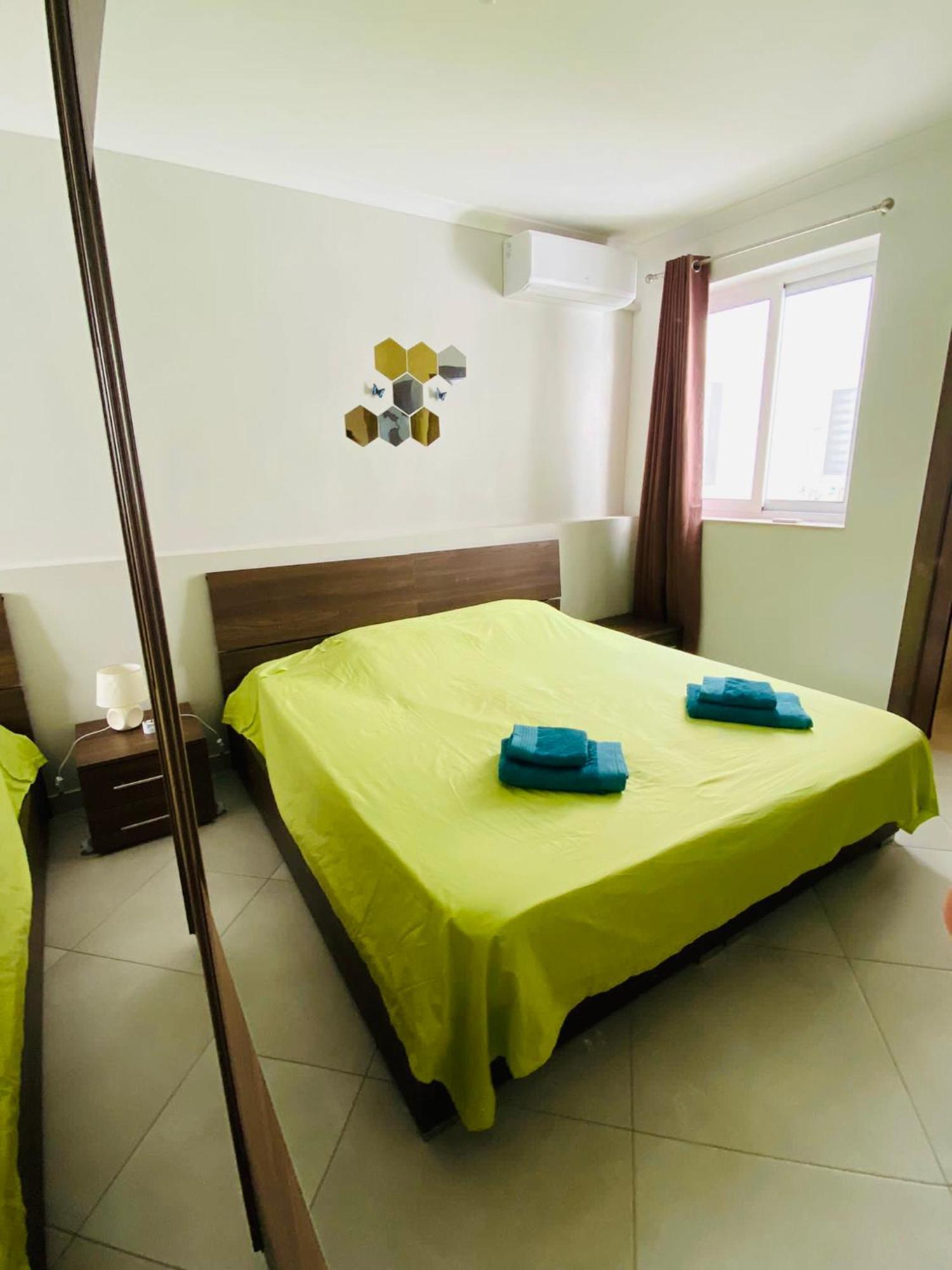 Mela Apartment 1 เซนต์พอลส์เบย์ ภายนอก รูปภาพ