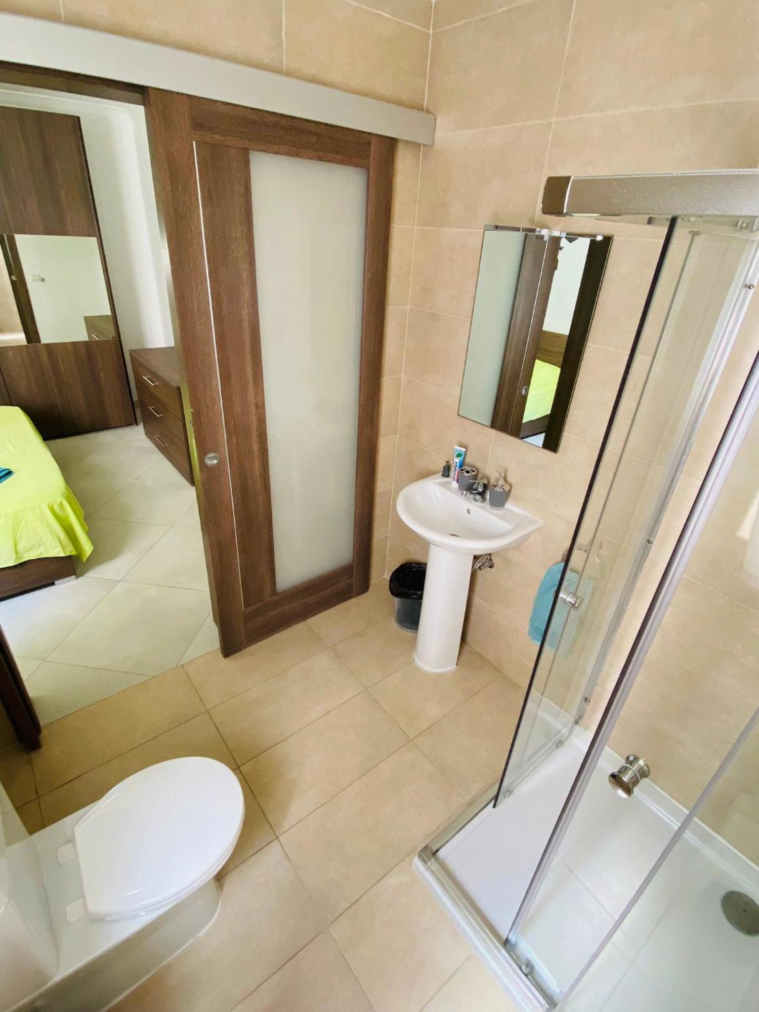 Mela Apartment 1 เซนต์พอลส์เบย์ ภายนอก รูปภาพ