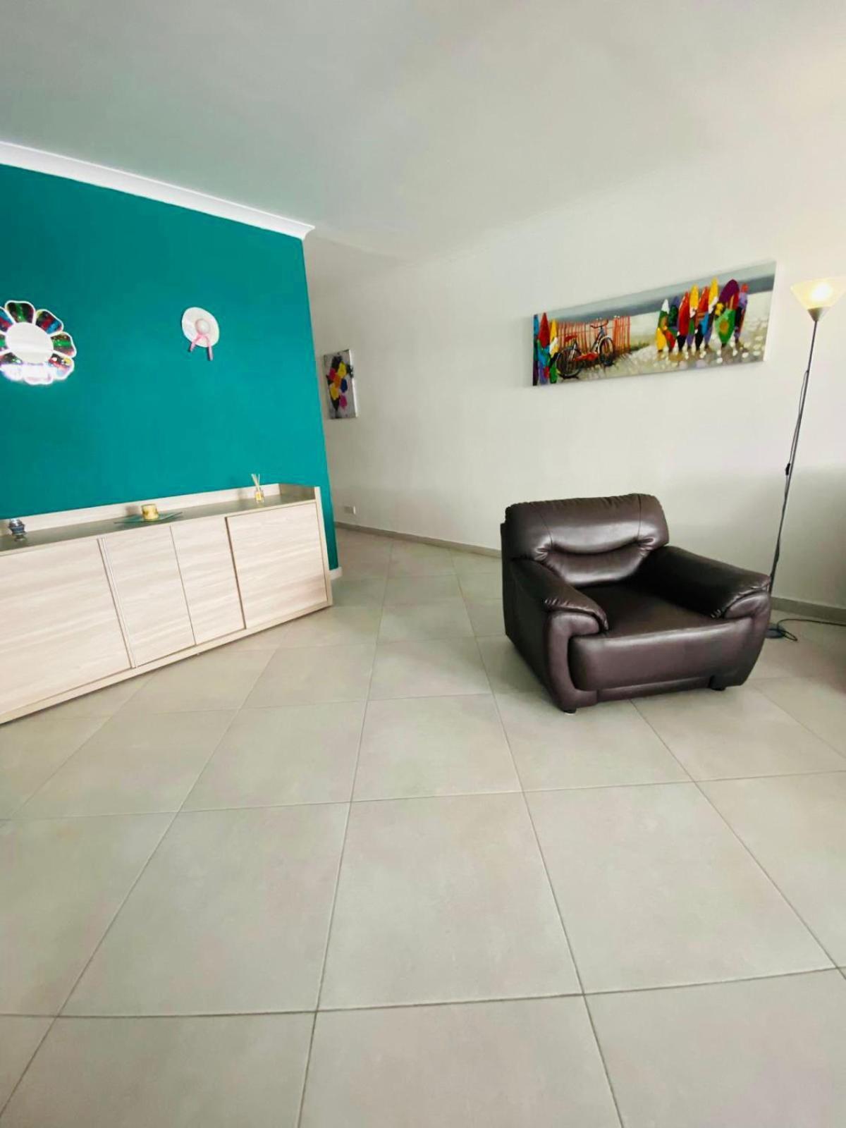 Mela Apartment 1 เซนต์พอลส์เบย์ ภายนอก รูปภาพ